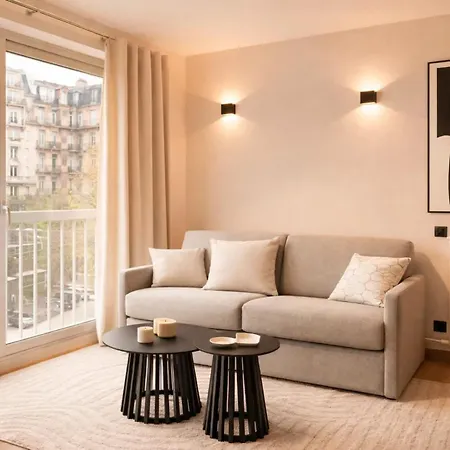 Eiffel Tower Appartement